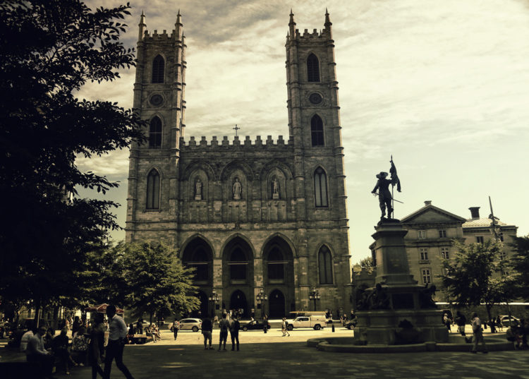 Sightseeing in Canada - Notre Dame de Montreal Basilica