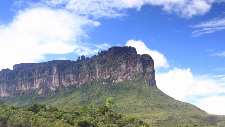 Attractions of Venezuela - National Park "Canaima"
