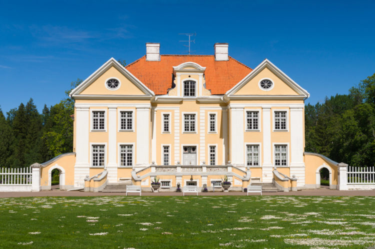 Sightseeing in Estonia - Palmse Manor Museum