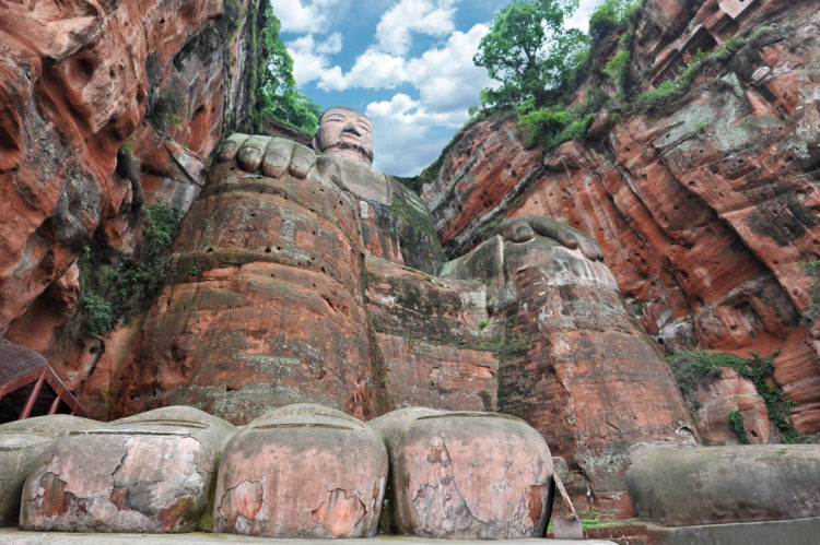 Giant Buddha in Leshan - Sightseeing in China