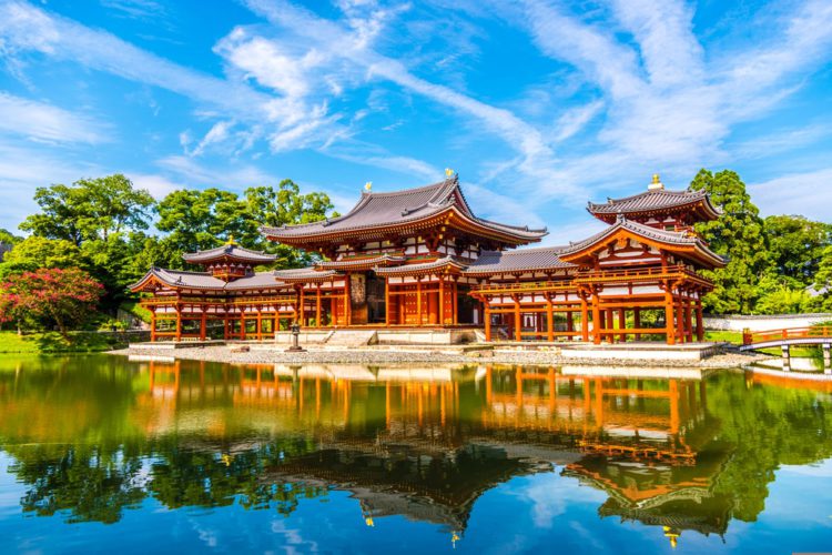 Phoenix Pavilion of Byodo-in Shrine - Kyoto attractions, Japan