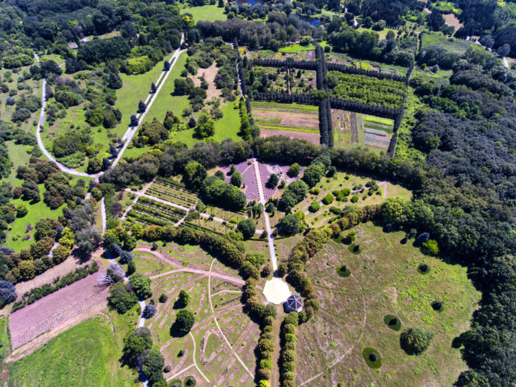Chisinau Botanical Garden - landmarks of Moldova