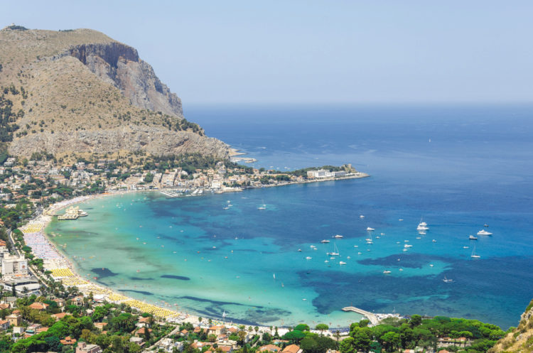Mondello Beach - What to see in Palermo