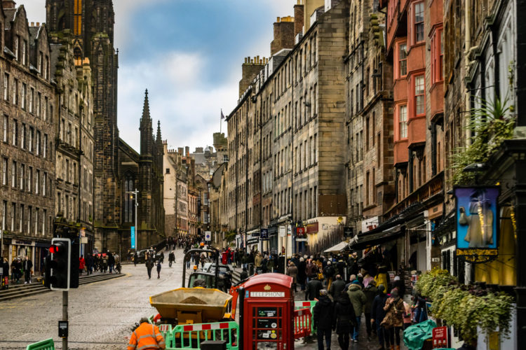 The Royal Mile in Edinburgh - Scottish Landmarks