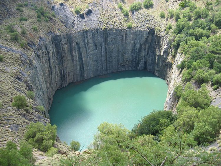 Big Hole Kimberlite Pipe - Sightseeing in South Africa