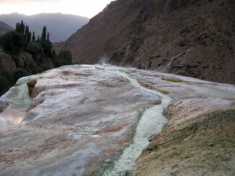 Hot spring Garmchashma - what to see in Tajikistan