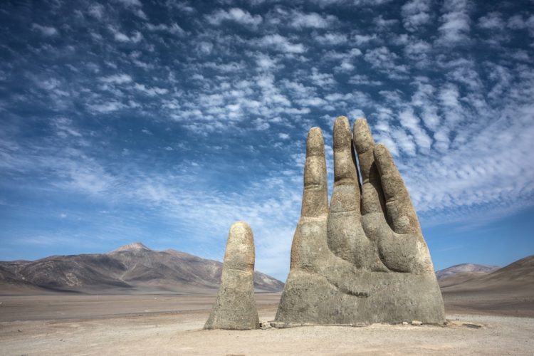 Hand of the Desert - What to see in Chile
