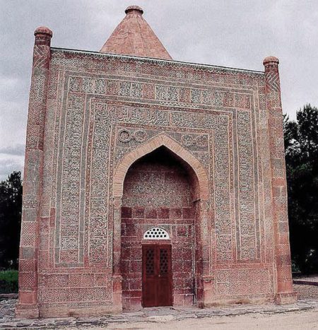 Gumbez Manas Mausoleum - Sehenswürdigkeiten von Kirgisistan