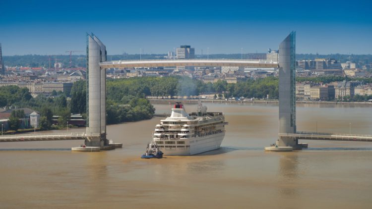 Jacques Chaban-Delmas Bridge - Bordeaux sights