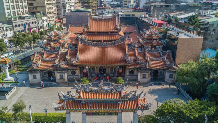 Lunshan Temple - lo sights in Taiwan