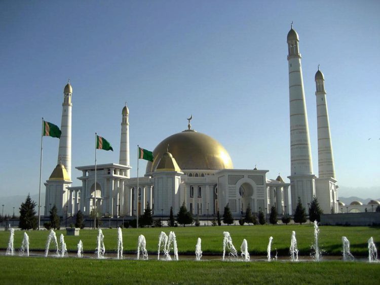 Turkmenbashi Rukhi Moschee - Sehenswürdigkeiten von Turkmenistan