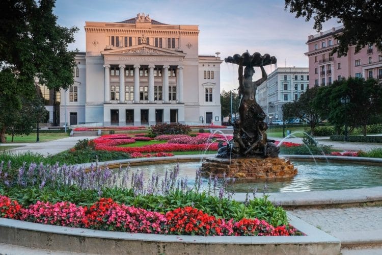 Latvian National Opera - sights in Riga