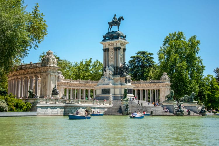 Parque Buen Retiro - attractions in Madrid