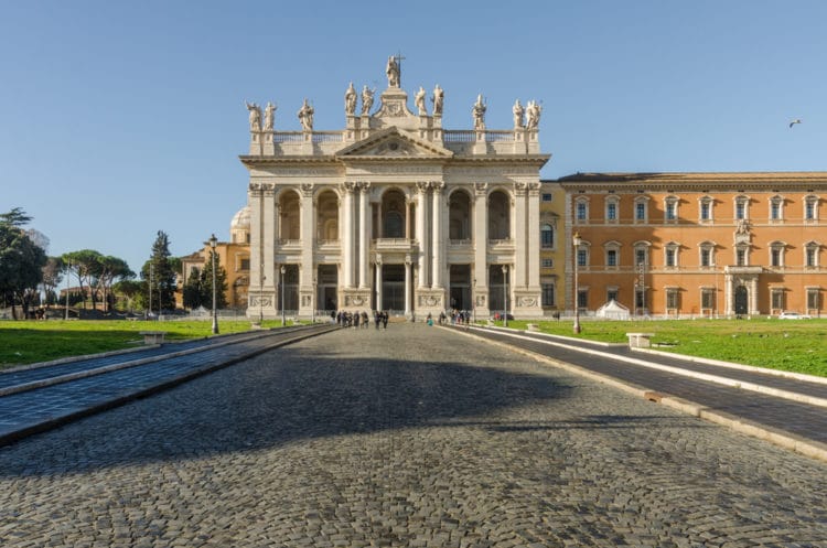 Basilica of San Giovanni in Laterano - Sights in Rome