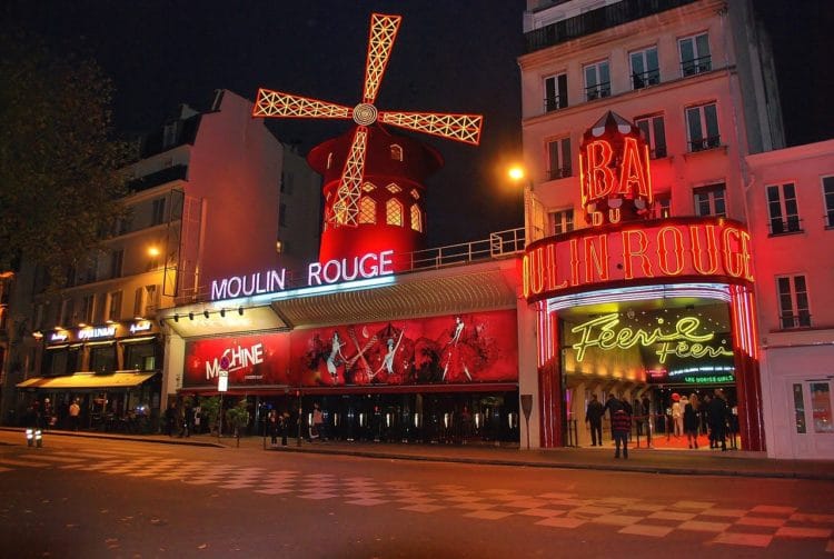 Cabaret Moulin Rouge - Paris attractions