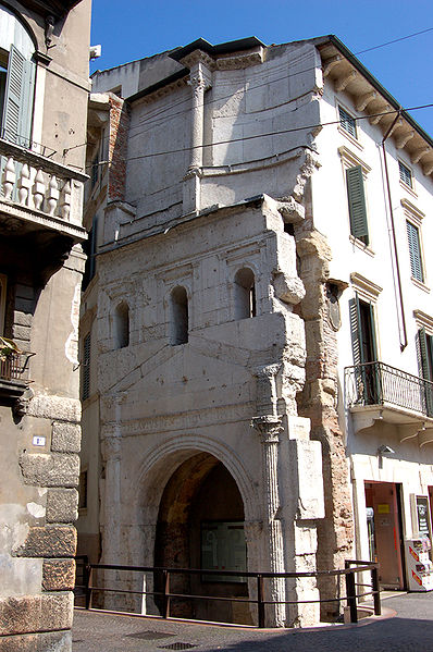 Porta Leoni - Sights of Verona