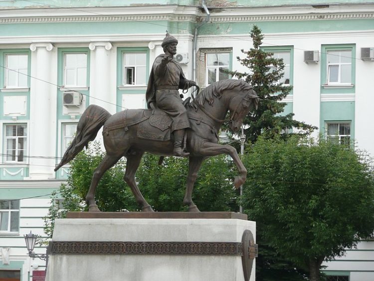 Monument to Mikhail Tversky - Sights of Tver