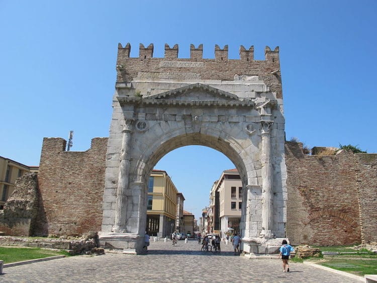 Arch of Emperor Augustus - Sightseeing in Rimini