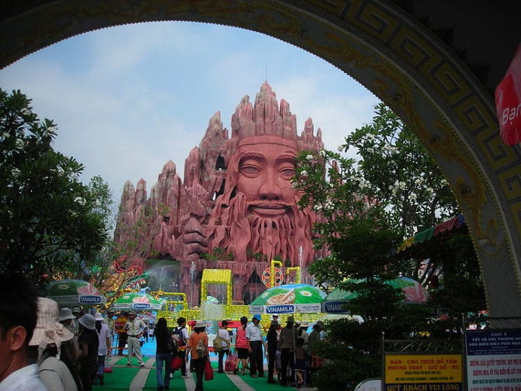 Suoi Tien Amusement Park - What to see in Ho Chi Minh City