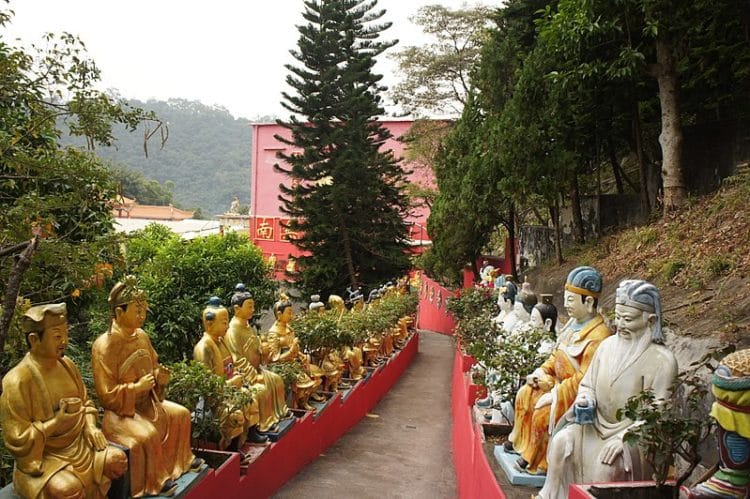 Ten Thousand Buddha Monastery in China
