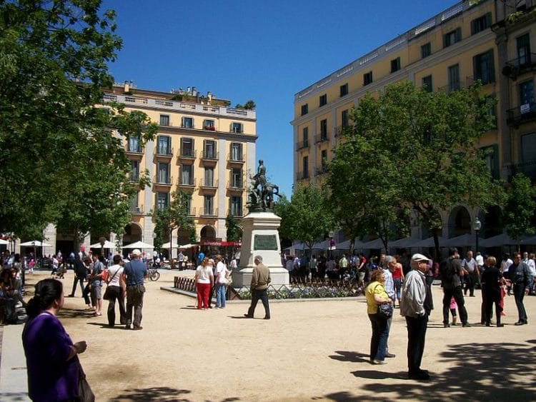 Girona's Independence Square
