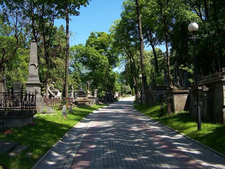 Lychakiv Cemetery - Lviv attractions