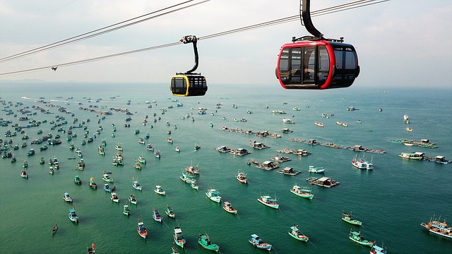 The cable car to Hong Che Island - Nha Trang attractions