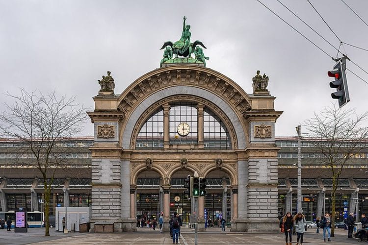 Lucerne Railway Station - Lucerne attractions