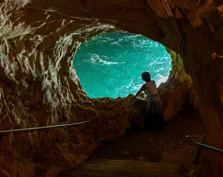 ロシュハニクラの洞窟（イスラエル北部）