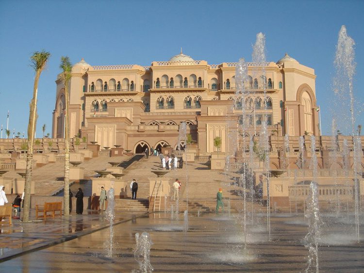 Дворец-отель в Абу-Даби в ОАЭ