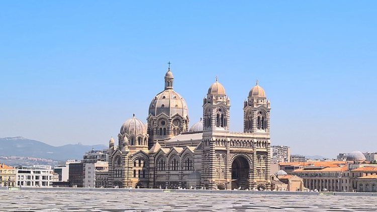 Кафедральный собор (Cathédrale Sainte-Marie-Majeure de Marseille) в Марселе - достопримечательности марселя, Франция