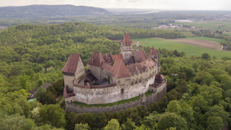 Замок Кройценштайн - достопримечательности Вены