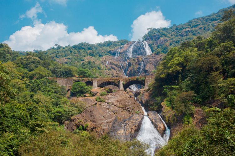 Водопад Дудхсагар - достопримечательности Гоа