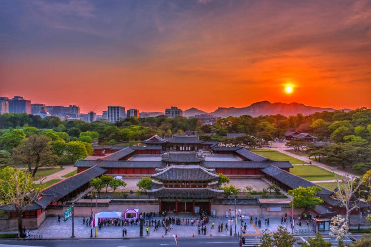 Дворец Чхангёнгун - достопримечательности Сеула