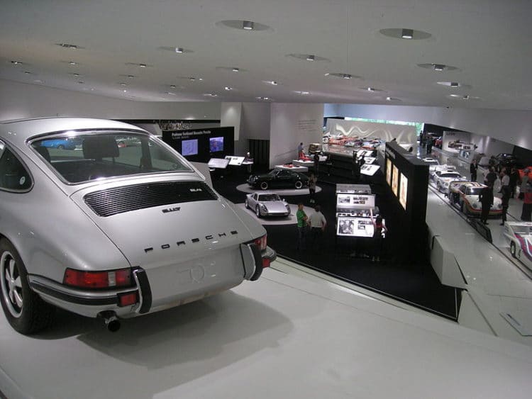 Музей Porsche - достопримечательности Штутгарта