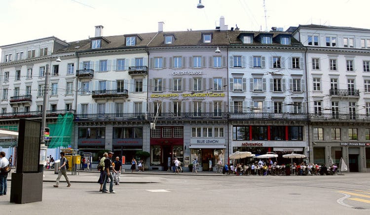 Площадь Парадеплац - достопримечательности Цюриха