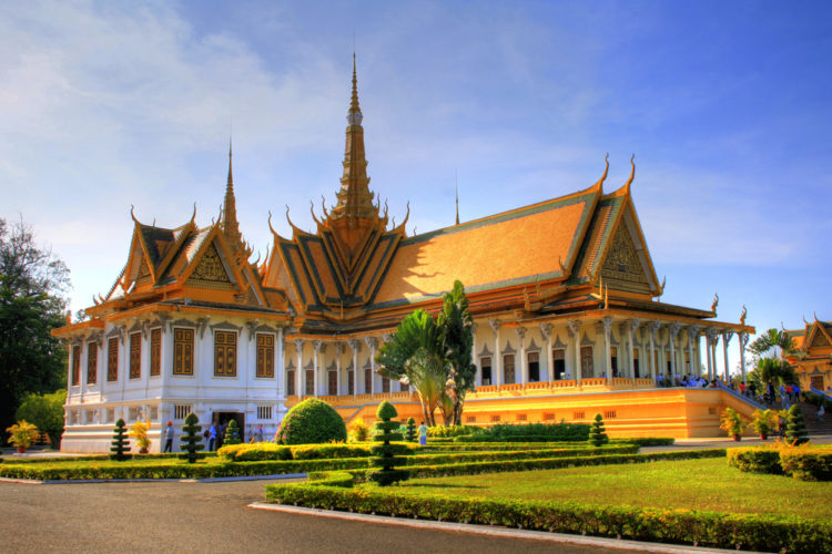 Королевский дворец в Пномпене - достопримечательности Пномпеня, Камбоджа
