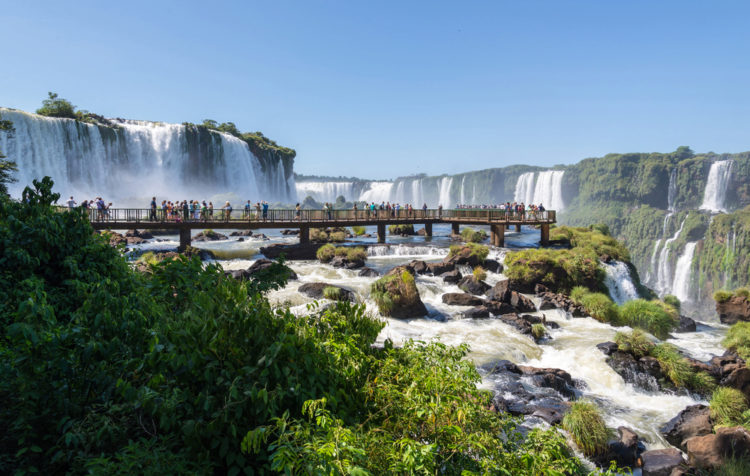 Достопримечательности Бразилии - Водопад "Адам и Ева"