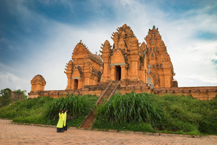 Достопримечательности Вьетнама - Чамские храмовые башни