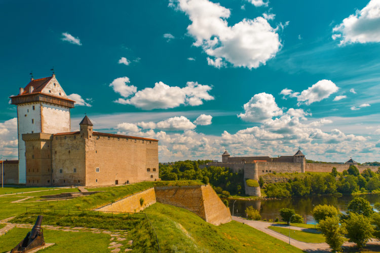 Достопримечательности Эстонии - Нарвский замок