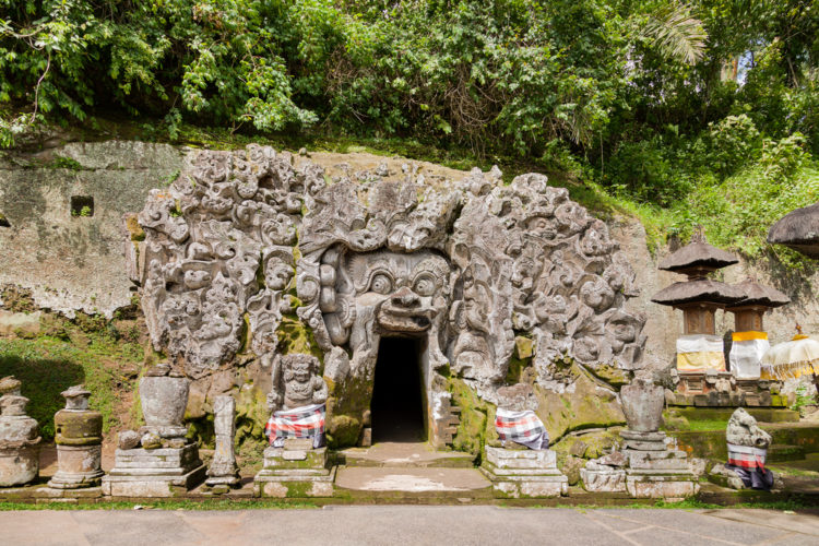 Достопримечательности Индонезии - Слоновая пещера