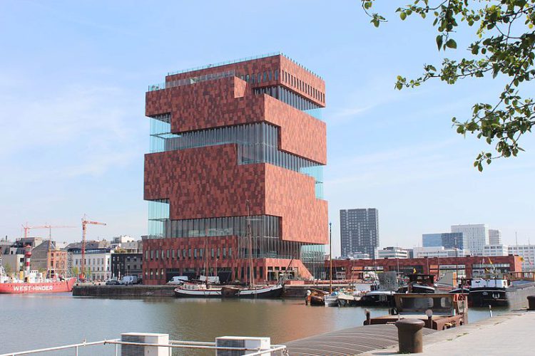 Музей Aan de Stroom и смотровая площадка музея Антверпена в Бельгии