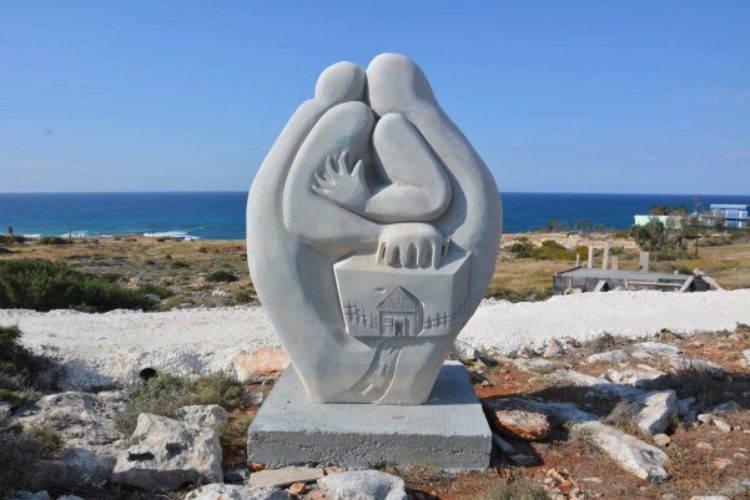 Парк скульптур под открытым небом в Айя-Напе на Кипре