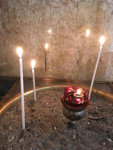 Свечи в пещерном монастыре Божией Матери Фанеромени на Кипре, Греция