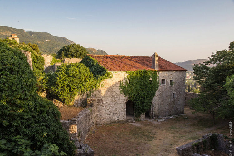Старый город Бар - старая часть города Бар, Черногория