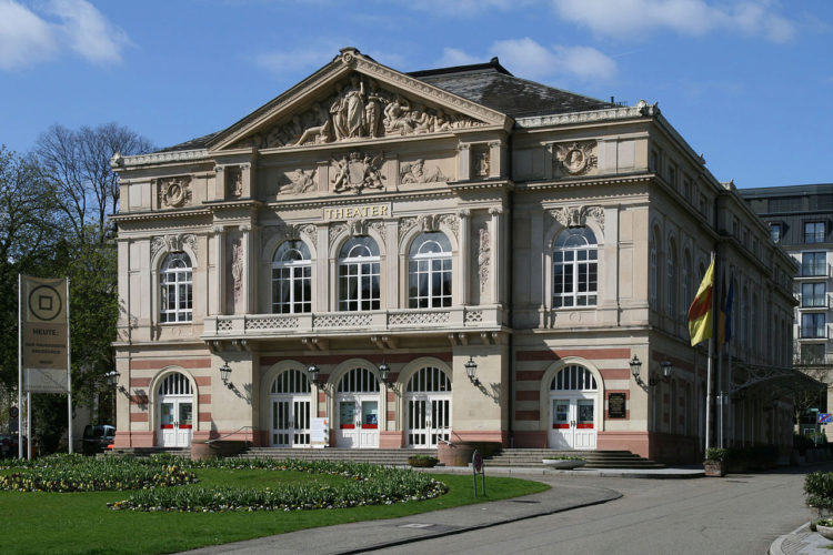 Театр - достопримечательность в Баден-Бадене, Германия