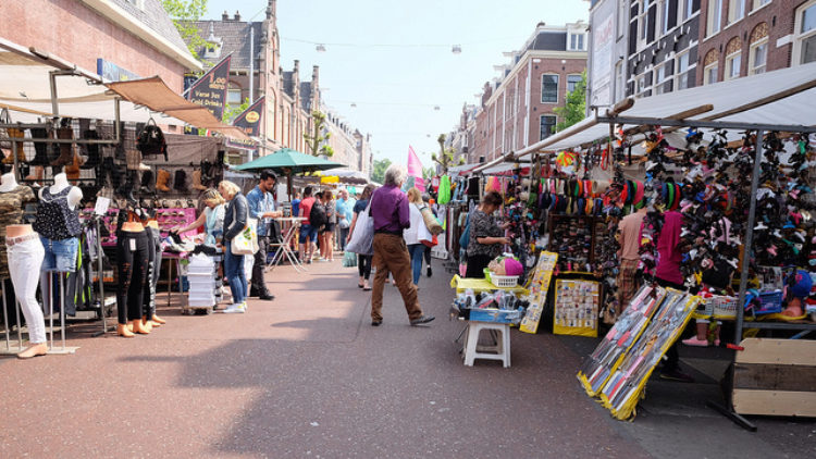 Рынок Альберта Кёйпа в Амстердаме - достопримечательности Амстердама, Нидерланды