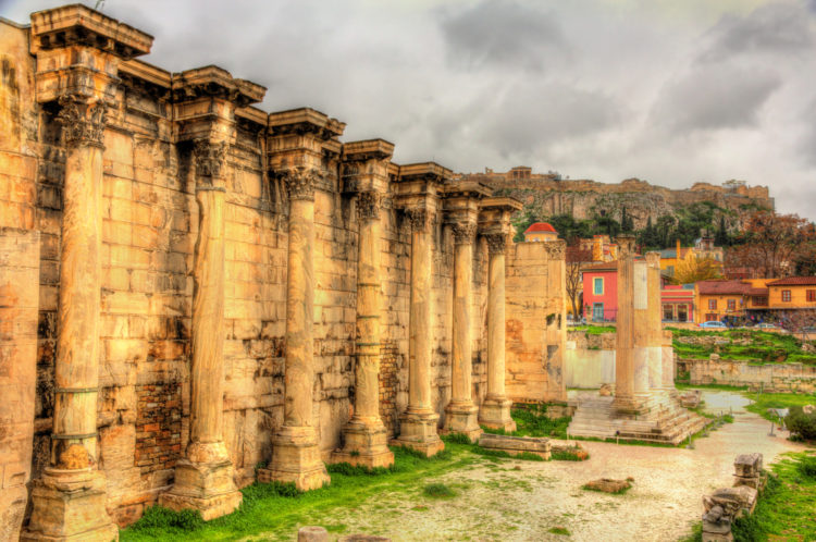 Стены Библиотеки Адриана в Афинах - достопримечательности Афин