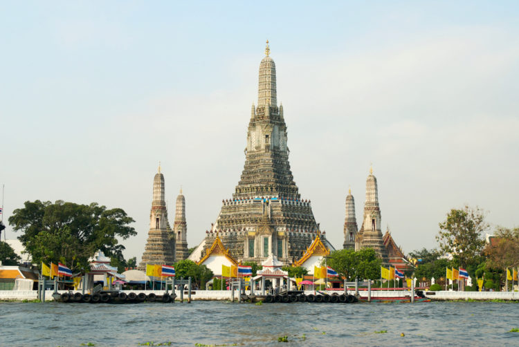 Буддийский храм Ват Арун в Бангкоке - достопримечательности Бангкока