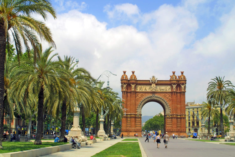 Триумфальная арка в Барселоне - достопримечательности Барселоны